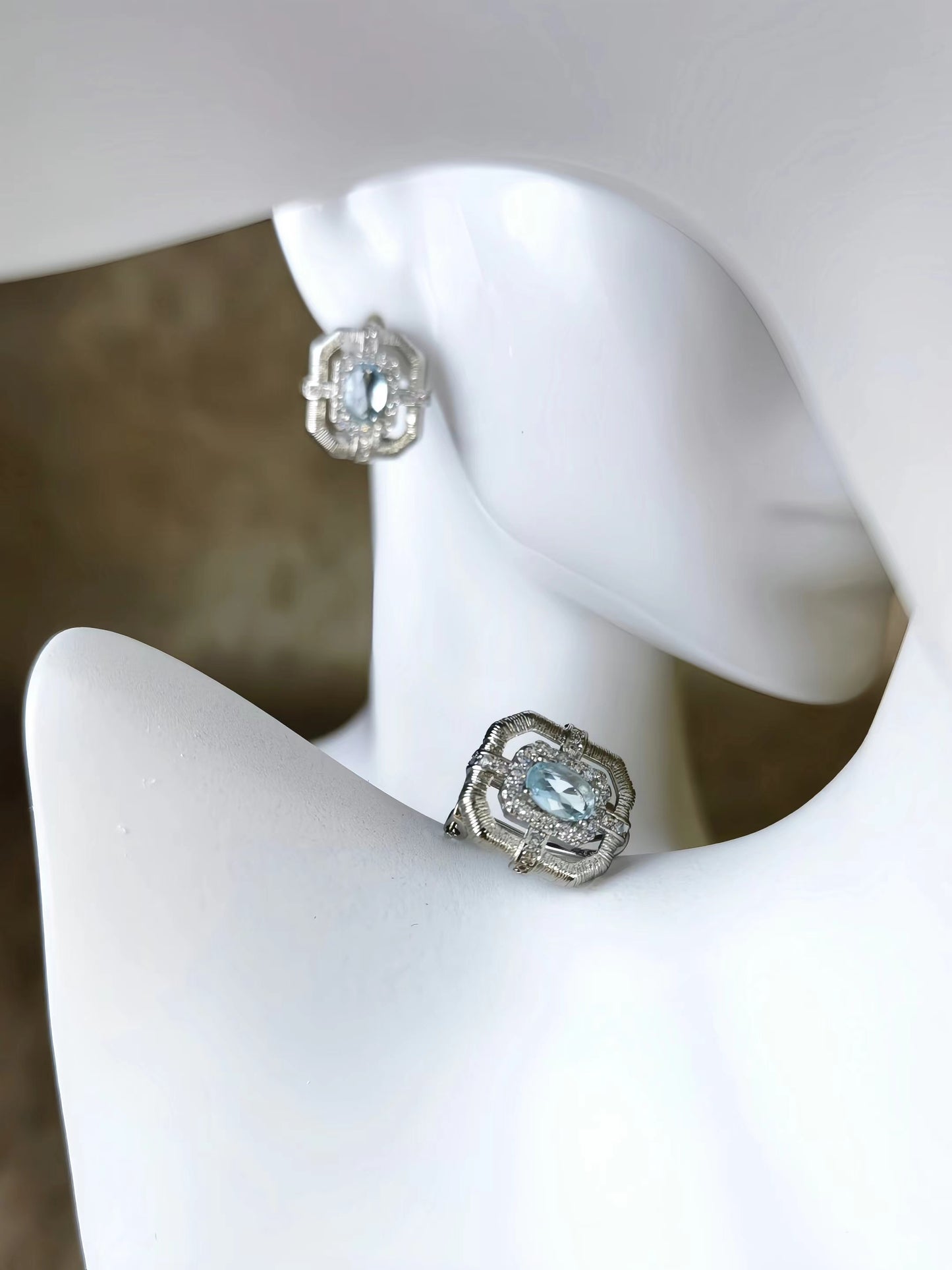 Silver Aquamarine Stud Earring