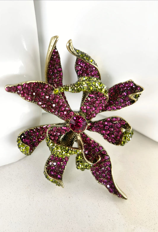 Purple Hand-cutting Rhinestone Brooch (designer edition)