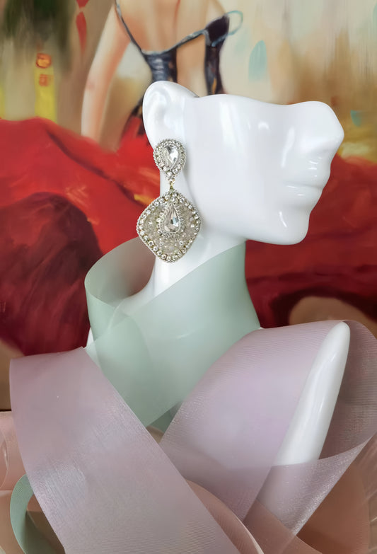 Queenie's Earring - Ice White (limited edition)