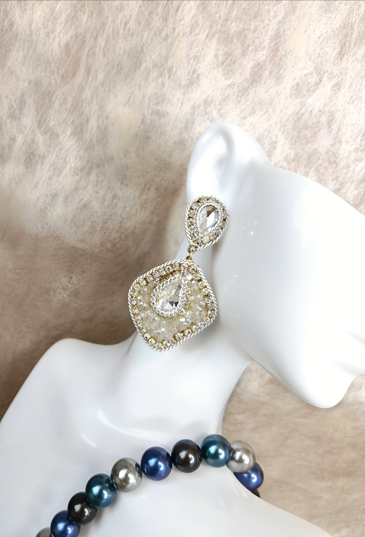 Queenie's Earring - Ice White (limited edition)