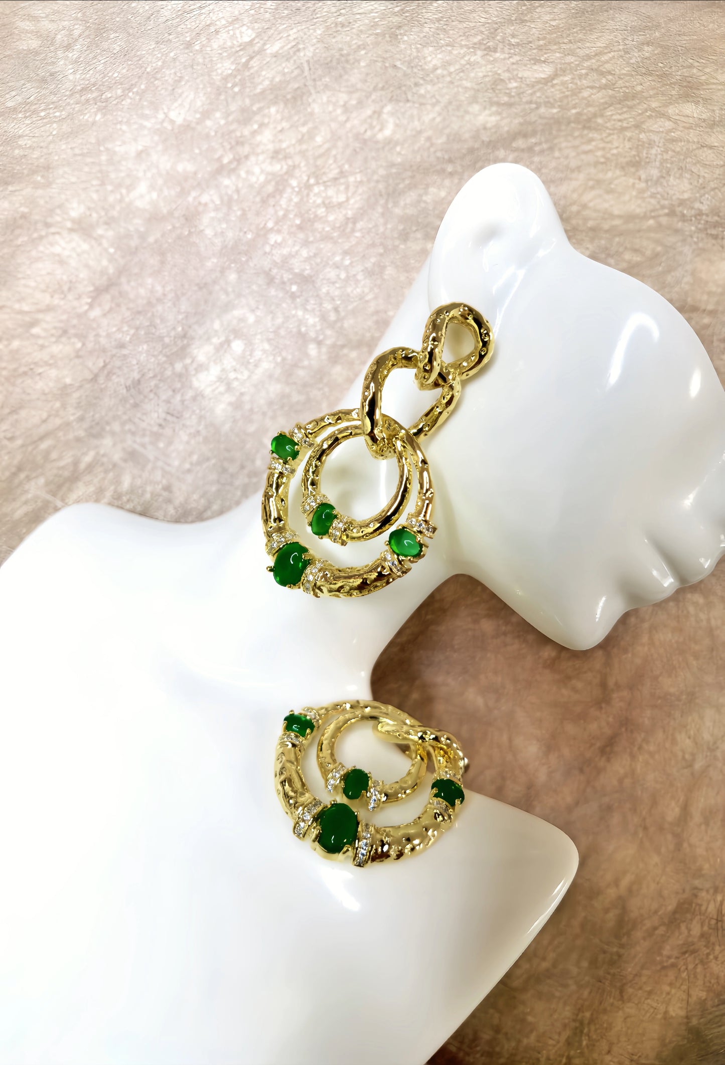 Golden Emerald Green Pendant Earring (designer edition)