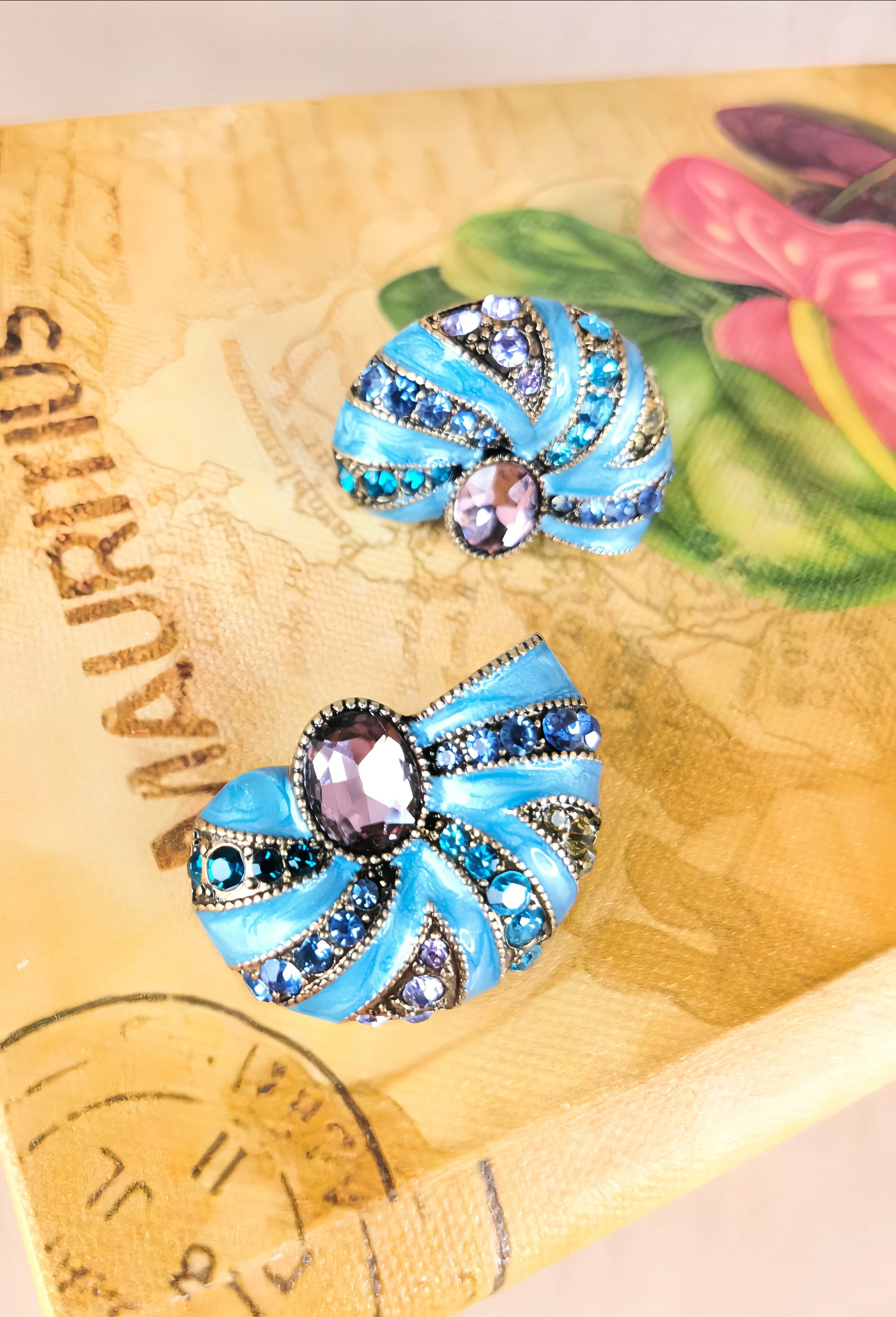 Blue Dream Earring - Conch style (collectors edition)