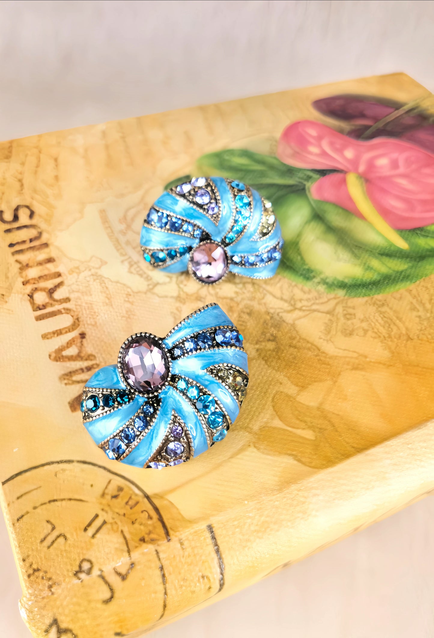 Blue Dream Earring - Conch style (collectors edition)