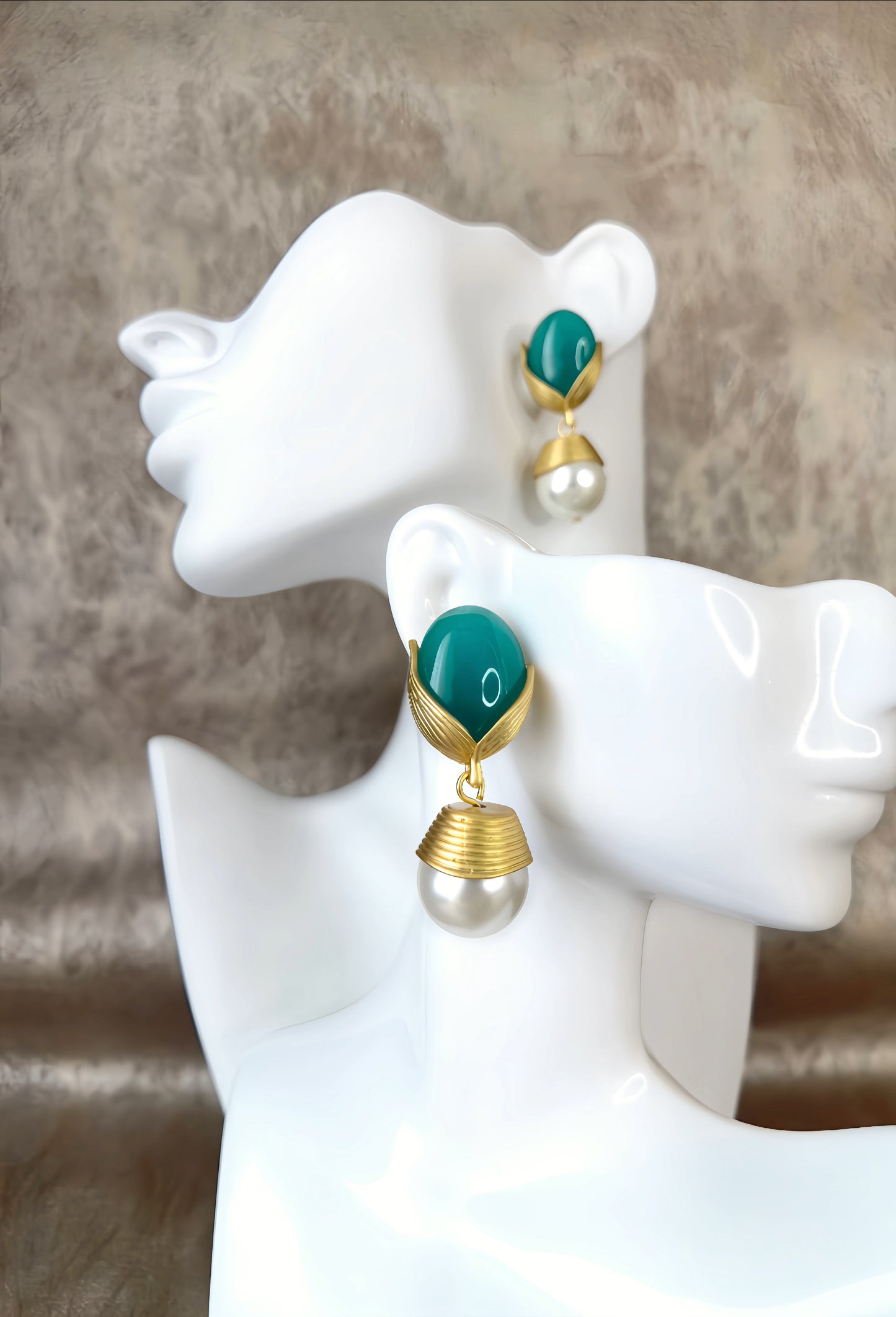 Charming Blue Pearl Pendant Earring